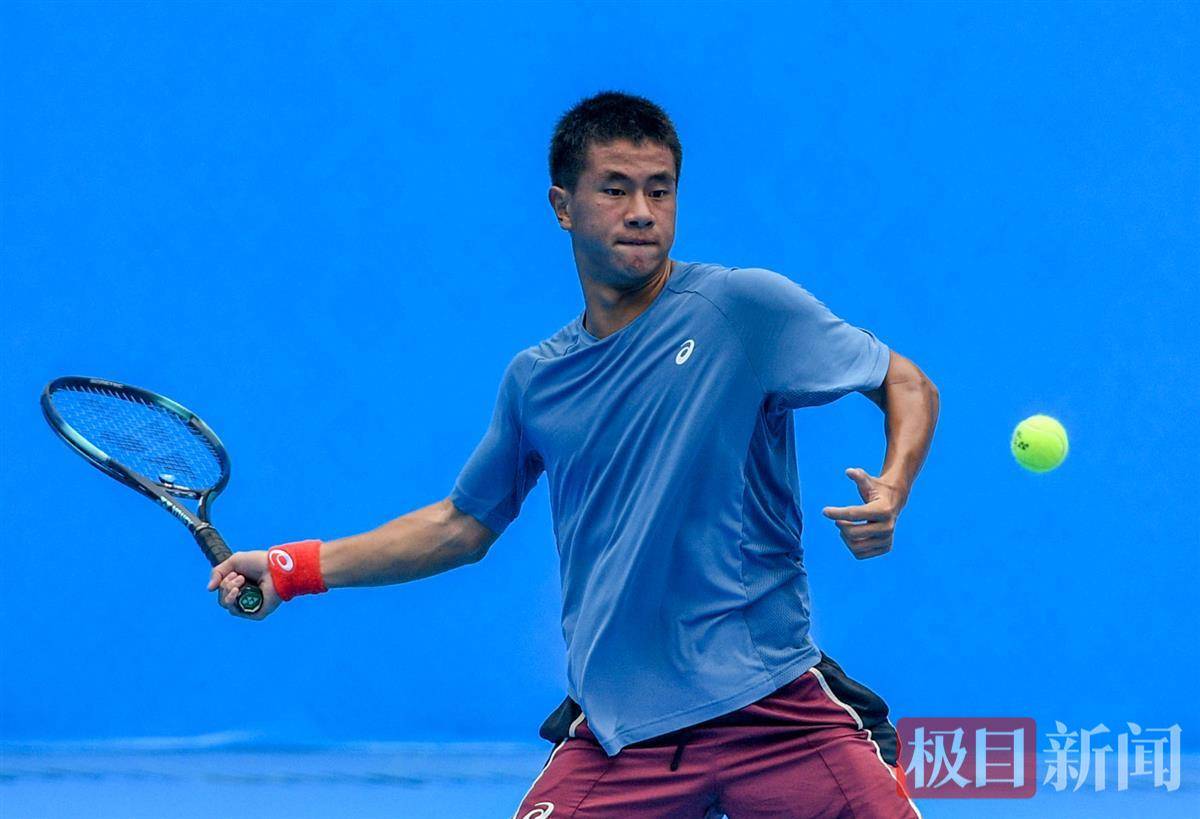 霍伊伦年仅 霍伊伦年仅