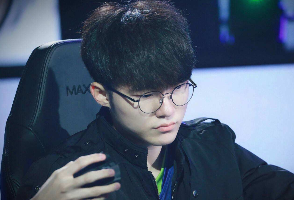 通过视频回 通过视频回